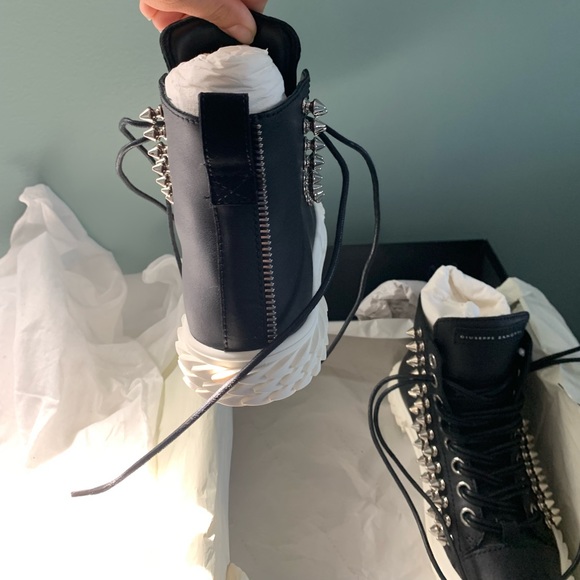 Giuseppe Zanotti studded blabber sneakers *Rare* - Picture 2 of 8